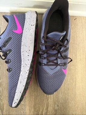 Nike Women's Lavender Mesh Running Shoes with Pink Swoosh